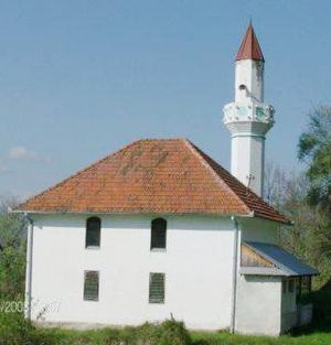 Džamija u Komaranu.jpg